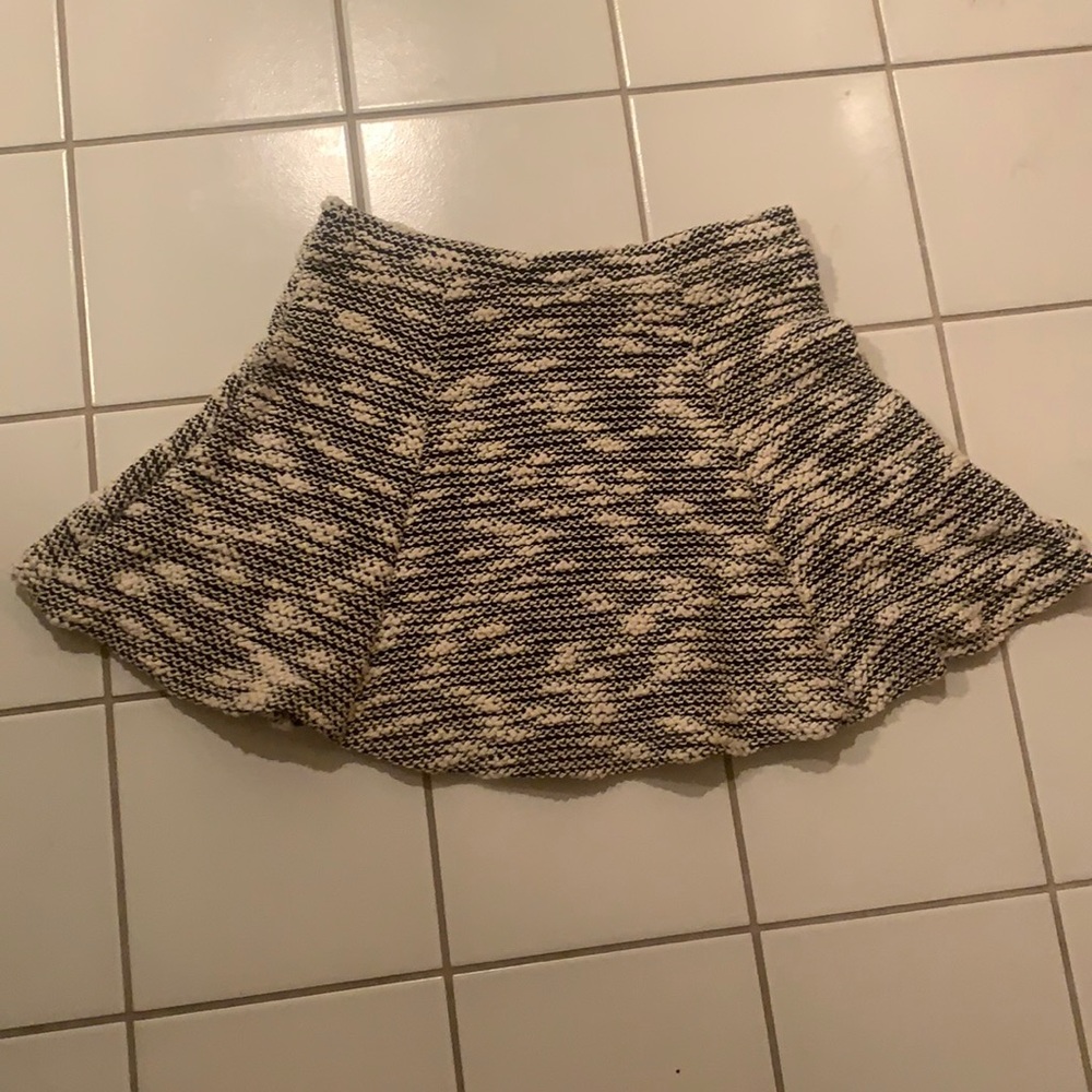 Sam and Livy, XS Black & White Flounce Skirt